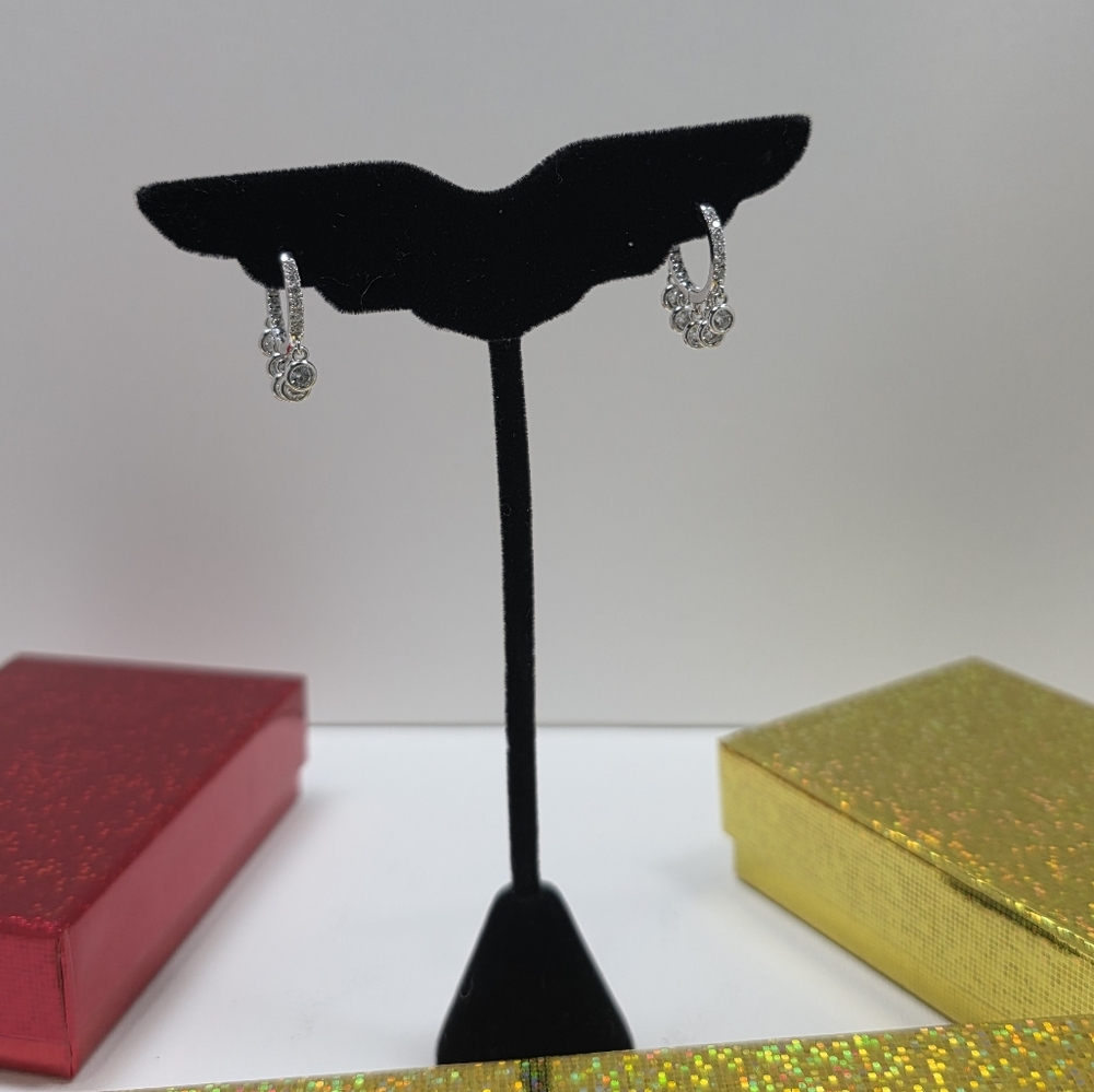 Elegant silver earrings